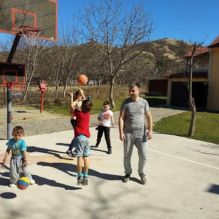 Family House Near Motorway 6 Guests 3 Bedrooms Veles Exterior photo