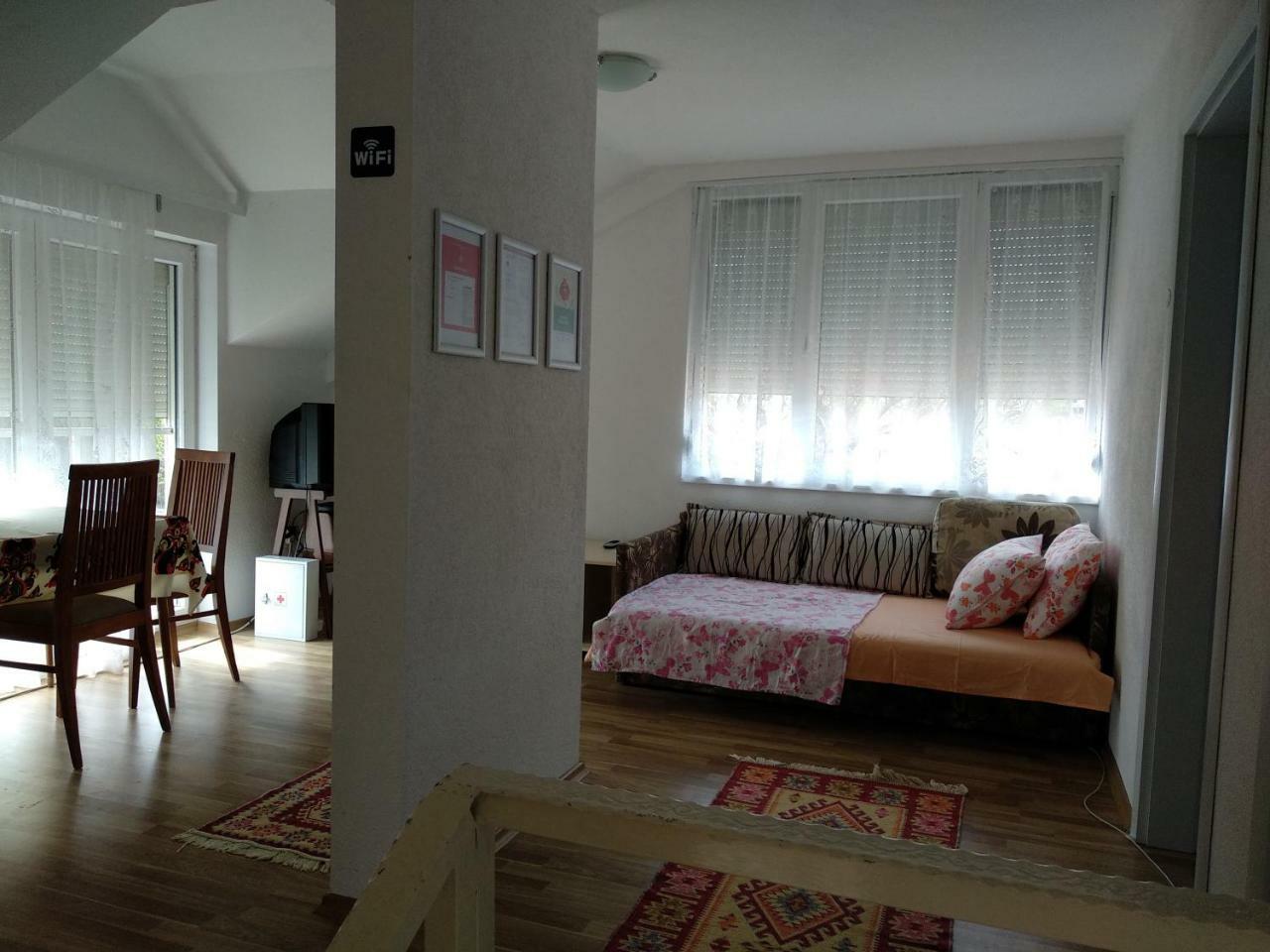 Family House Near Motorway 6 Guests 3 Bedrooms Veles Exterior photo